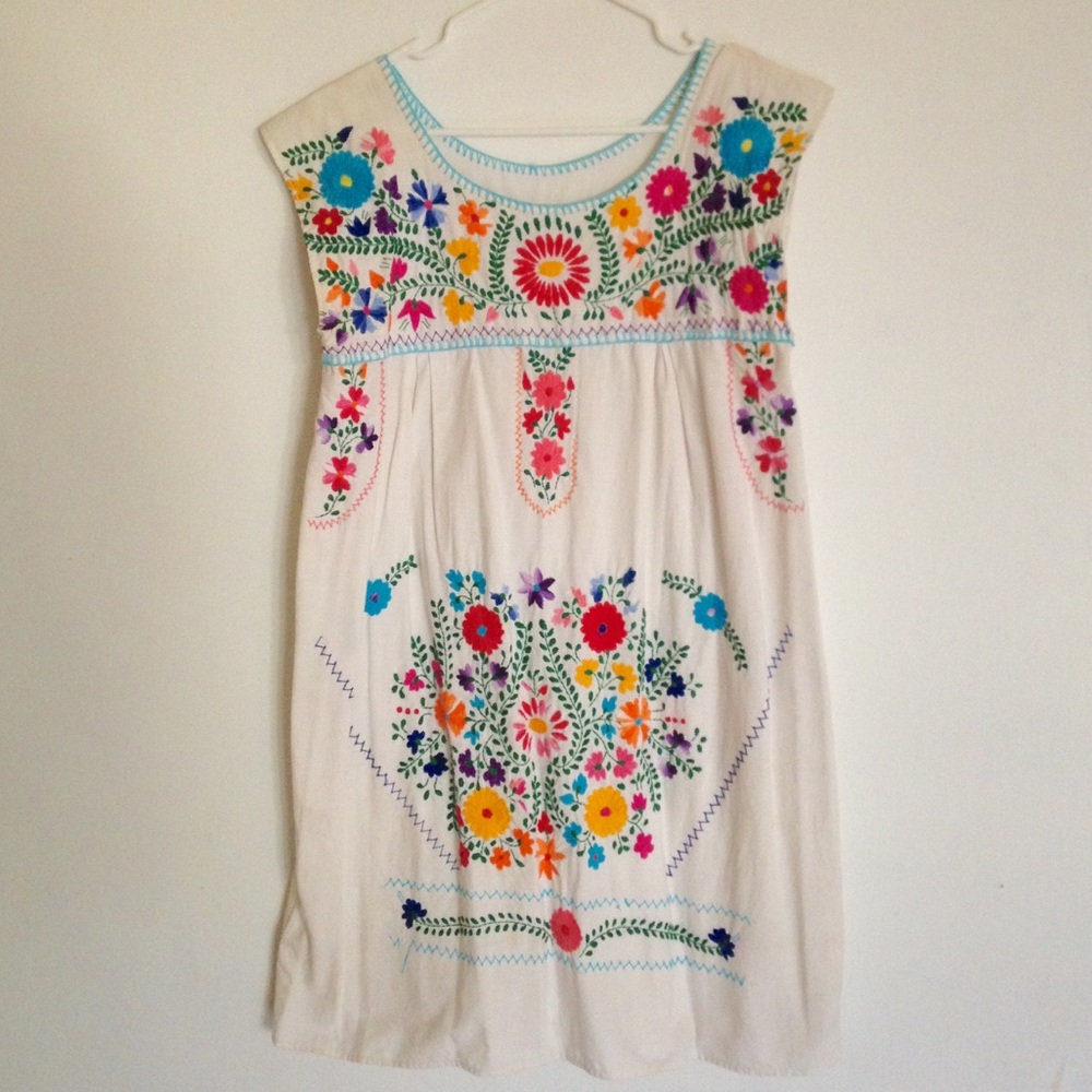 Vintage 70s floral boho embroidered MEXICAN dress